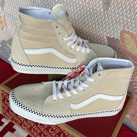 Vans WMNS Sk8-Hi Tapered
Checkerboard Foxing Turtl
VN0A4U16DJR
sneakers - Picture 11 of 16